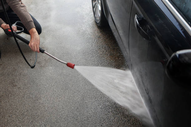 Best Garage Pressure Washing  in Oelwein, IA